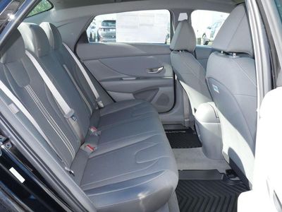 2026 Hyundai Elantra — photo 22 view
