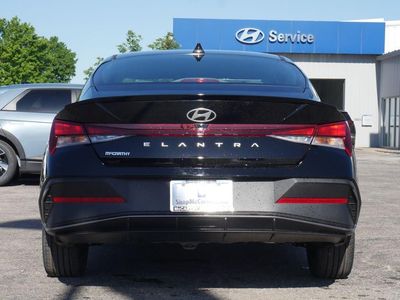 2026 Hyundai Elantra — photo 15 view