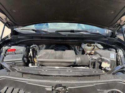 2021 Chevrolet Suburban — photo 12 view