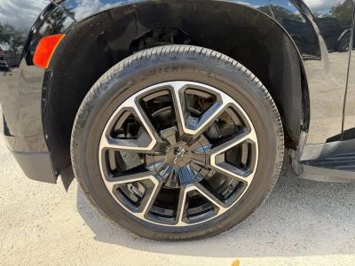 2021 Chevrolet Suburban — photo 9 view