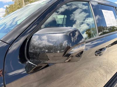 2021 Chevrolet Suburban — photo 10 view
