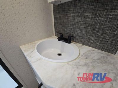 2024 Dutchmen RV Astoria - Photo 32