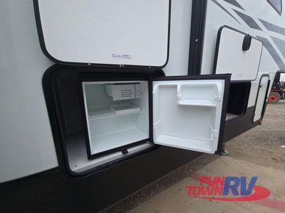 2024 Dutchmen RV Astoria - Photo 3