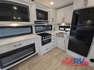 2024 Dutchmen RV Astoria - Photo 16