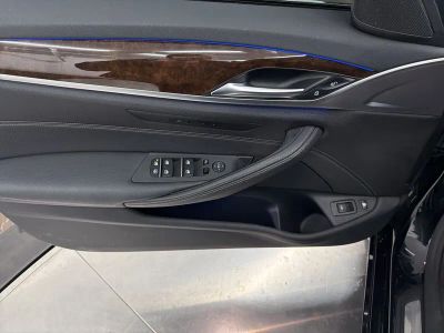 2020 BMW 5 Series - Photo 18