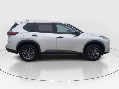 2024 Nissan Rogue — photo 8 view