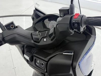2026 Suzuki Burgman 400 - Photo 12