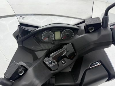 2026 Suzuki Burgman 400 - Photo 11