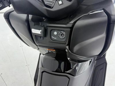 2026 Suzuki Burgman 400 - Photo 14