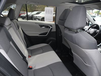 2022 Toyota RAV4 - Photo 18