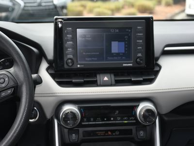 2022 Toyota RAV4 - Photo 16