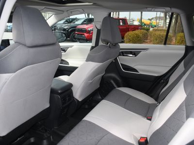2022 Toyota RAV4 - Photo 15