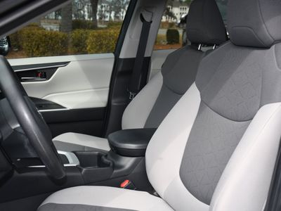 2022 Toyota RAV4 - Photo 12
