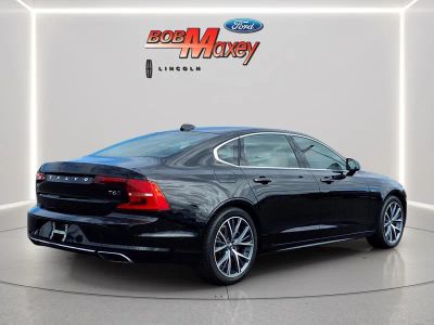 2019 Volvo S90 — interior view