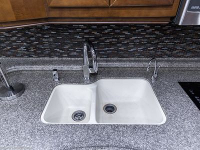 2014 American Coach American Heritage 45N - Photo 14