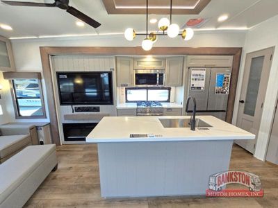 2026 Paradigm 370FB - Photo 8
