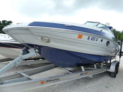 2016 Crownline E4 XS — front three-quarter view