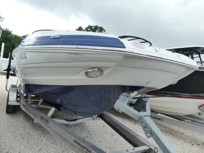 2016 Crownline E4 XS — rear three-quarter view