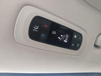 2023 Chrysler Pacifica — photo 21 view
