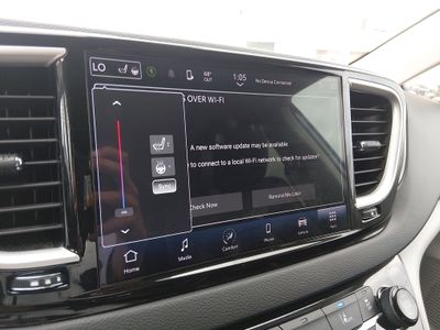2023 Chrysler Pacifica — photo 18 view
