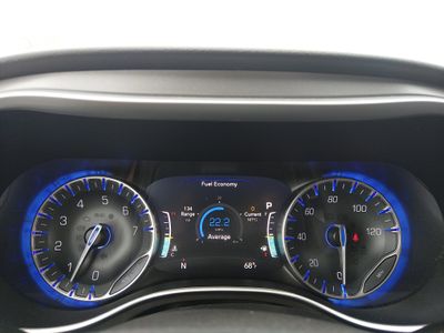 2023 Chrysler Pacifica — photo 14 view