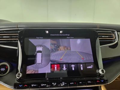 2025 Jeep Grand Wagoneer — photo 18 view