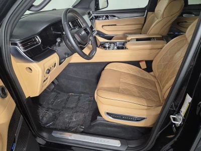 2025 Jeep Grand Wagoneer — photo 10 view