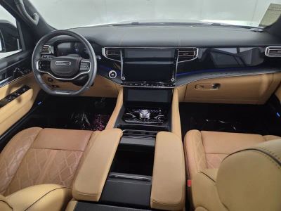 2025 Jeep Grand Wagoneer — photo 32 view