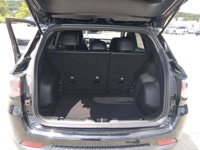 2024 Jeep Compass — photo 11 view