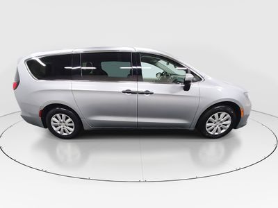 2020 Chrysler Voyager - Photo 8
