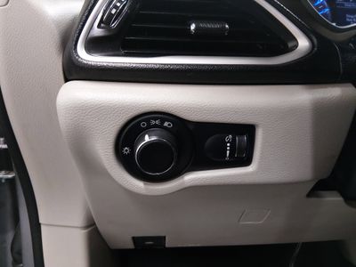 2020 Chrysler Voyager - Photo 13