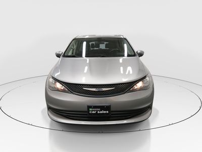 2020 Chrysler Voyager - Photo 2