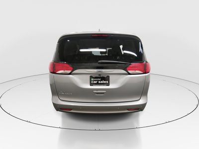 2020 Chrysler Voyager - Photo 6