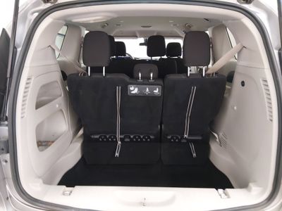 2020 Chrysler Voyager - Photo 11