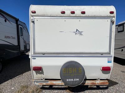 2000 Starcraft Starcraft — rear three-quarter view