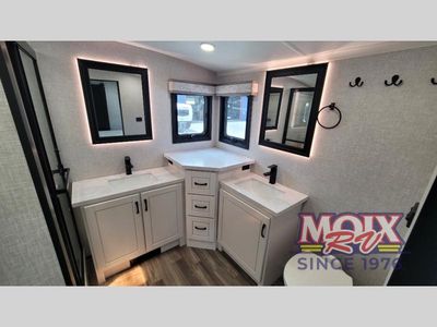 2025 Jayco North Point - Photo 23