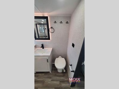 2025 Jayco North Point - Photo 24