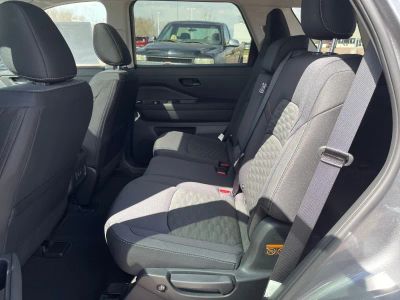 2026 Nissan Pathfinder — photo 16 view