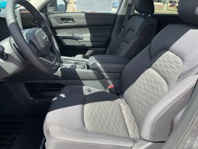 2026 Nissan Pathfinder — photo 9 view