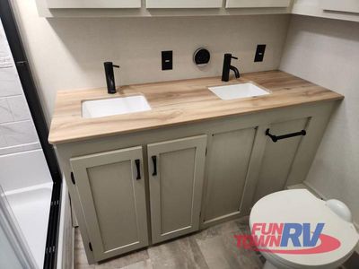 2026 Coachmen RV Chaparral - Photo 43