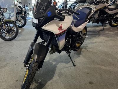 2025 Honda Transalp - Photo 4