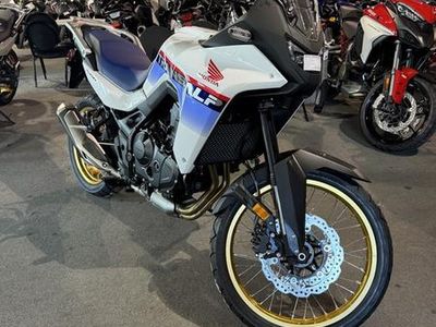 2025 Honda Transalp - Photo 2