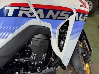 2025 Honda Transalp - Photo 9