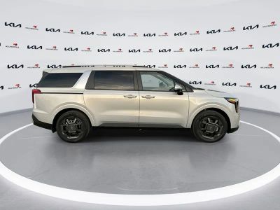 2026 Kia Carnival Hybrid — photo 9 view