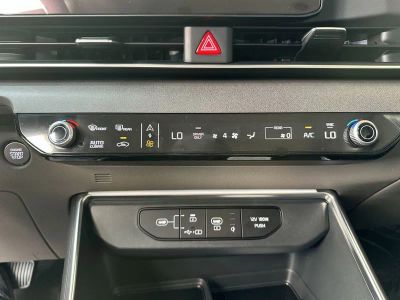 2026 Kia Carnival Hybrid — photo 17 view
