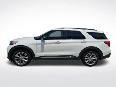 2022 Ford Explorer — interior view