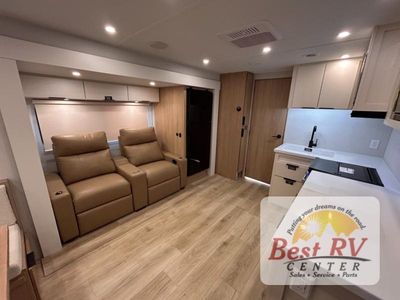 2026 Winnebago Thrive - Photo 13