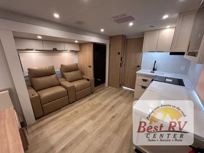 2026 Winnebago Thrive - Photo 10