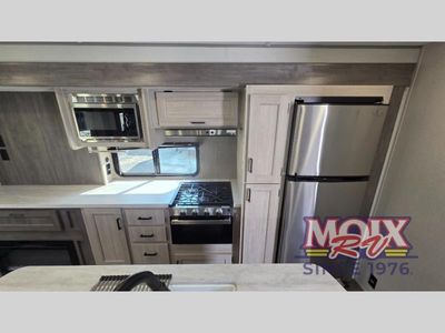 2025 Coachmen RV Catalina Legacy Edition - Photo 13