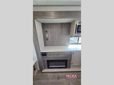 2025 Coachmen RV Catalina Legacy Edition - Photo 9